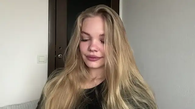 Snapshot of SweetAmelia69 chatting on November 27, 5:42 am SweetAmelia69 online show from November 27, 5:42 am