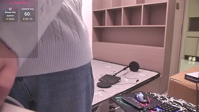 Snapshot of Abby-6 chatting on November 1, 3:03 pm Abby-6 online show from November 1, 3:03 pm