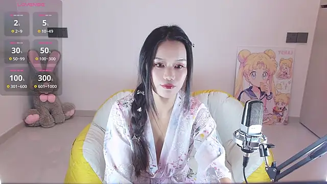 Snapshot of Abby-6 chatting on November 17, 1:28 pm Abby-6 online show from November 17, 1:28 pm