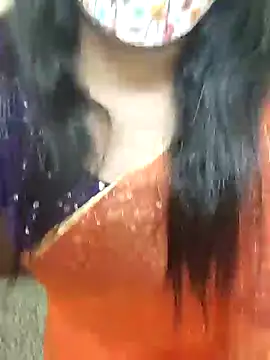 Snapshot of mouni499 chatting on November 2, 8:17 am mouni499 online show from November 2, 8:17 am