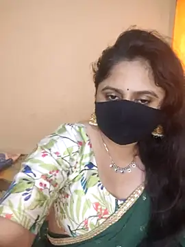 Snapshot of mouni499 chatting on June 5, 9:04 am mouni499 online show from June 5, 9:04 am