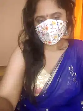 Snapshot of mouni499 chatting on June 7, 9:24 am mouni499 online show from June 7, 9:24 am