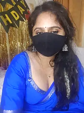Snapshot of mouni499 chatting on June 14, 8:22 pm mouni499 online show from June 14, 8:22 pm