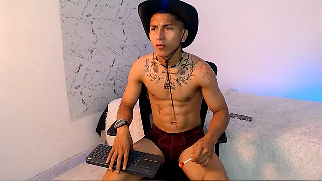 Snapshot of soy_Aron chatting on November 28, 8:44 pm soy Aron online show from November 28, 8:44 pm