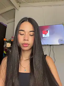 Snapshot of Milleradhara24 chatting on February 26, 11:26 pm Milleradhara24 online show from February 26, 11:26 pm