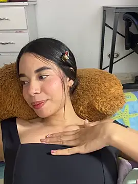 Snapshot of Milleradhara24 chatting on March 7, 2:41 am Milleradhara24 online show from March 7, 2:41 am