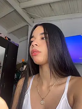 Snapshot of Milleradhara24 chatting on March 10, 1:10 am Milleradhara24 online show from March 10, 1:10 am