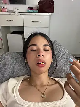 Snapshot of Milleradhara24 chatting on March 11, 1:33 am Milleradhara24 online show from March 11, 1:33 am