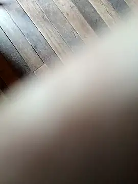 ruiviinhaah online show from February 28, 5:36 pm