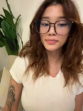 Snapshot of bergmanamii chatting on July 20, 12:25 am bergmanamii online show from July 20, 12:25 am