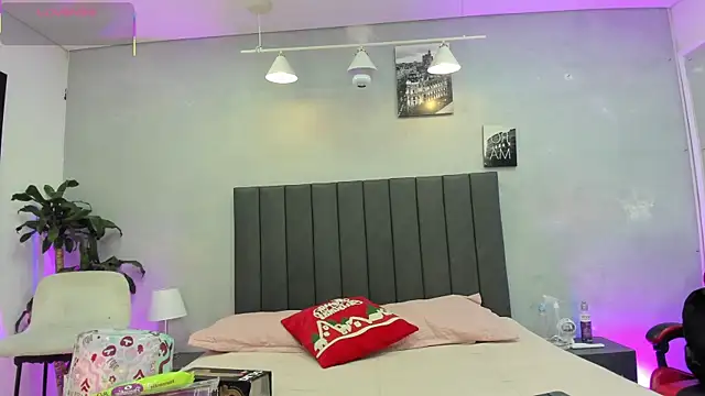 kendra london online show from January 6, 11:14 am