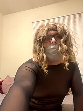 Snapshot of kittymia471 chatting on November 2, 12:51 pm kittymia471 online show from November 2, 12:51 pm