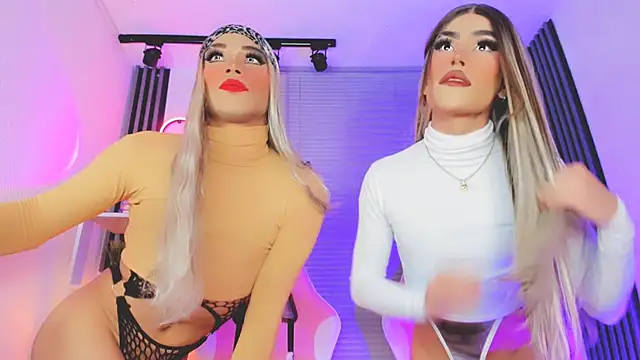 Snapshot of HallieAnnie chatting on November 22, 3:05 am HallieAnnie online show from November 22, 3:05 am