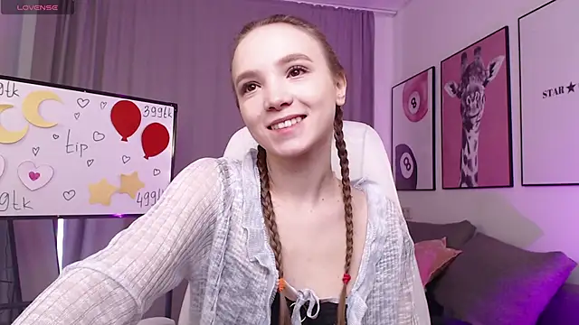 Adria Arjona online show from January 16, 7:34 am