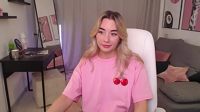 Snapshot of Rosie_Mac chatting on November 13, 1:04 am Rosie Mac online show from November 13, 1:04 am