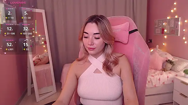 Snapshot of Rosie_Mac chatting on November 18, 1:11 am Rosie Mac online show from November 18, 1:11 am