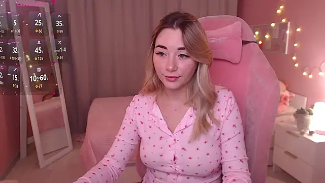 Snapshot of Rosie_Mac chatting on December 2, 1:11 am Rosie Mac online show from December 2, 1:11 am