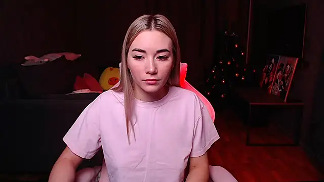 Snapshot of Rosie_Mac chatting on December 17, 2:17 am Rosie Mac online show from December 17, 2:17 am