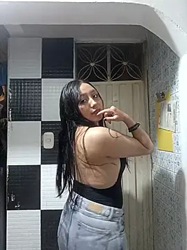 Snapshot of naughtygoddesss_ chatting on November 16, 8:14 pm naughtygoddesss online show from November 16, 8:14 pm