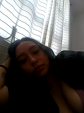 Snapshot of naughtygoddesss_ chatting on December 1, 4:34 pm naughtygoddesss online show from December 1, 4:34 pm