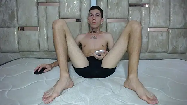 Who-am-I-201 online show from November 27, 10:01 pm