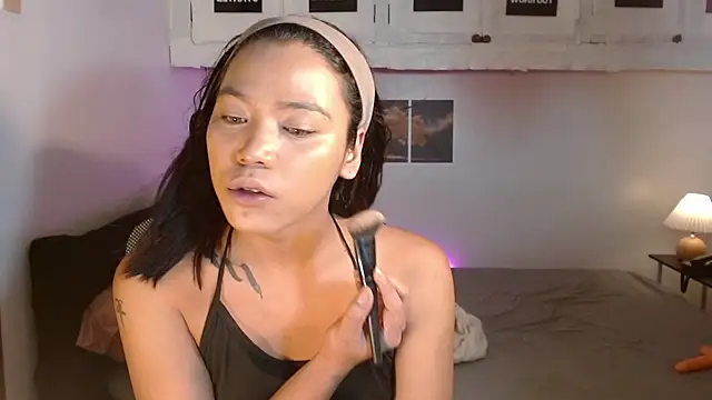 Snapshot of CassieXValeriee chatting on June 10, 4:50 pm CassieXValeriee online show from June 10, 4:50 pm