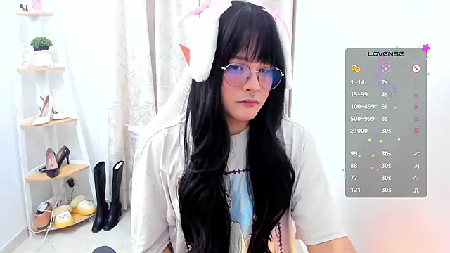 Snapshot of Omorimori chatting on November 17, 6:03 pm Omorimori online show from November 17, 6:03 pm