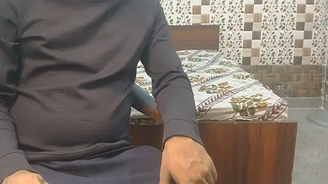Snapshot of Sneha_lovely01 chatting on June 3, 7:22 am Sneha lovely01 online show from June 3, 7:22 am