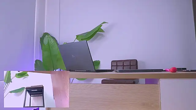 nylonisabella online show from March 1, 7:05 pm