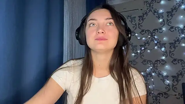 TwotyBright online show from December 5, 1:09 pm