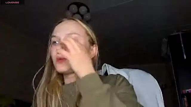 KarinRobertson online show from February 19, 4:58 pm