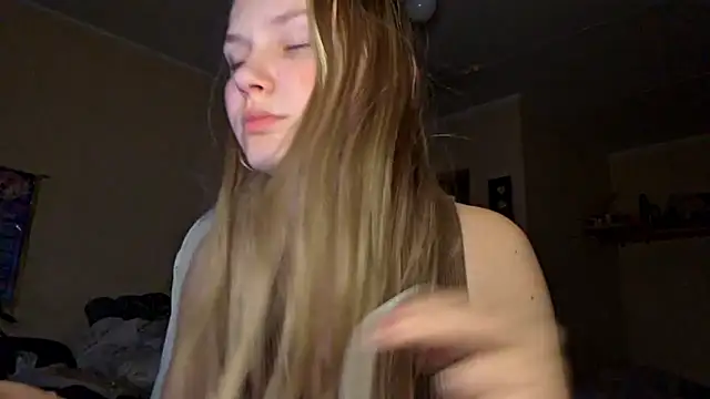 KarinRobertson online show from March 10, 4:12 pm