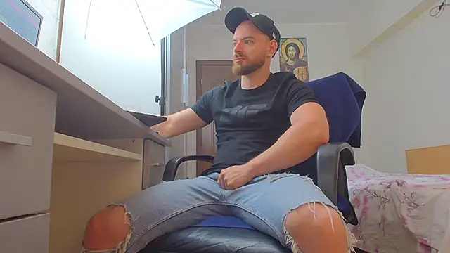 Snapshot of Ryanstone_ chatting on June 5, 3:13 am Ryanstone online show from June 5, 3:13 am
