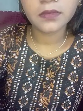 Snapshot of Neha533 chatting on May 21, 5:31 pm Neha533 online show from May 21, 5:31 pm