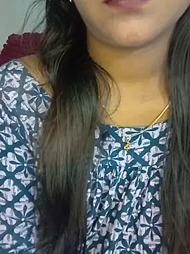 Snapshot of Neha533 chatting on June 16, 6:21 pm Neha533 online show from June 16, 6:21 pm