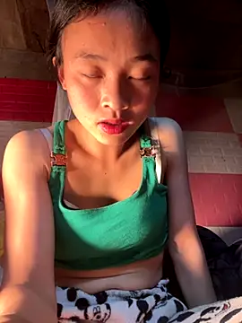 Li ve online show from December 5, 1:20 pm