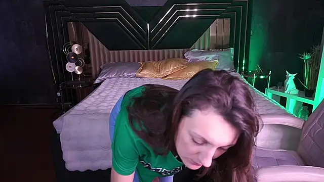 Snapshot of ZafiraMoonn chatting on December 18, 7:14 am ZafiraMoonn online show from December 18, 7:14 am