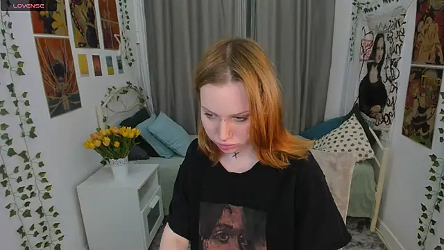 Snapshot of NaomiRosss chatting on December 14, 1:38 pm NaomiRosss online show from December 14, 1:38 pm