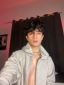 Snapshot of lion_cherry21 chatting on December 4, 6:44 am lion cherry21 online show from December 4, 6:44 am