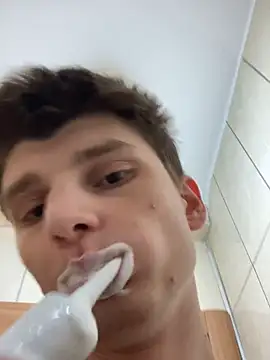 Snapshot of zackdelfon chatting on November 20, 10:42 pm zackdelfon online show from November 20, 10:42 pm