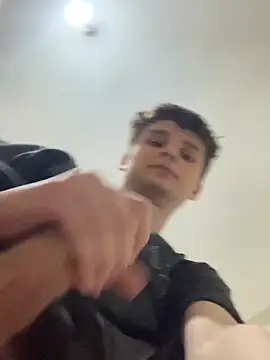 Snapshot of zackdelfon chatting on November 30, 9:30 pm zackdelfon online show from November 30, 9:30 pm