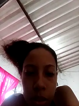 Snapshot of Ari_1217 chatting on November 20, 9:14 pm Ari 1217 online show from November 20, 9:14 pm