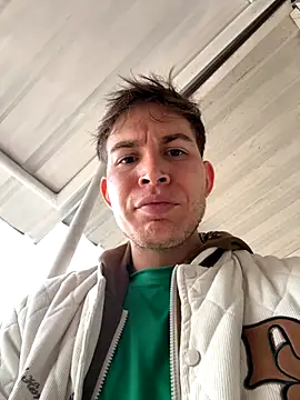 Snapshot of AlexanderBianchi2 chatting on November 13, 4:17 pm AlexanderBianchi2 online show from November 13, 4:17 pm