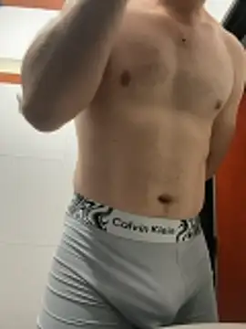 Snapshot of AlexanderBianchi2 chatting on November 24, 12:38 pm AlexanderBianchi2 online show from November 24, 12:38 pm