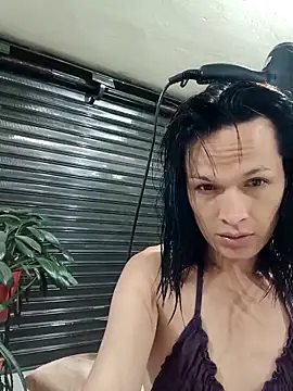 Snapshot of PaulinaLondra2 chatting on November 18, 10:41 am PaulinaLondra2 online show from November 18, 10:41 am