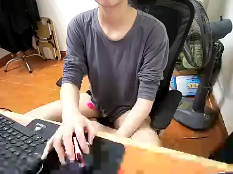 Snapshot of ---Lusi03--- chatting on December 2, 12:05 am ---Lusi03--- online show from December 2, 12:05 am