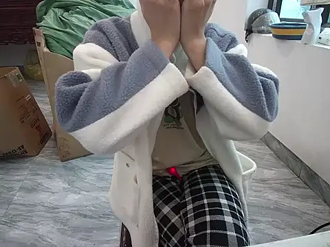 Snapshot of ---Lusi03--- chatting on December 17, 12:49 am ---Lusi03--- online show from December 17, 12:49 am