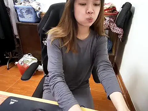 Snapshot of ---Lusi03--- chatting on December 18, 3:29 pm ---Lusi03--- online show from December 18, 3:29 pm