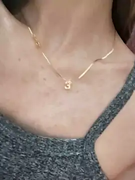 Snapshot of Melzinhasweet chatting on November 24, 9:14 pm Melzinhasweet online show from November 24, 9:14 pm