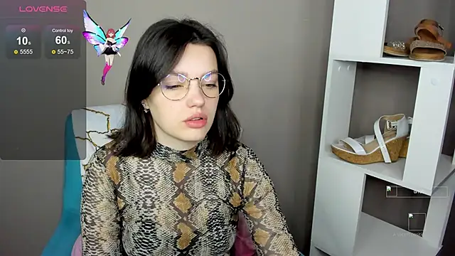 Snapshot of Karina_Kellyy chatting on November 17, 2:28 am Karina Kellyy online show from November 17, 2:28 am